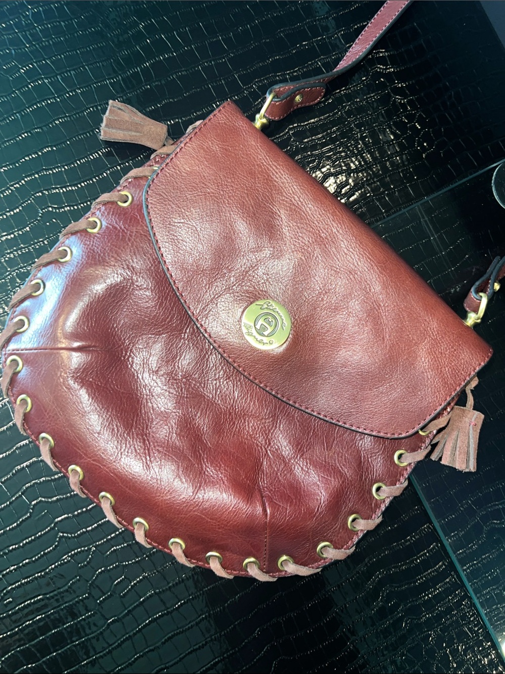 Etienne Aigner ✨ Vintage Whipstitch Leather Crossbody 🍷